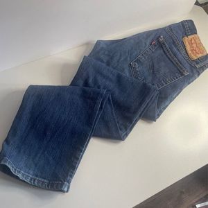 Levi's jeans medim dark wash 30/32